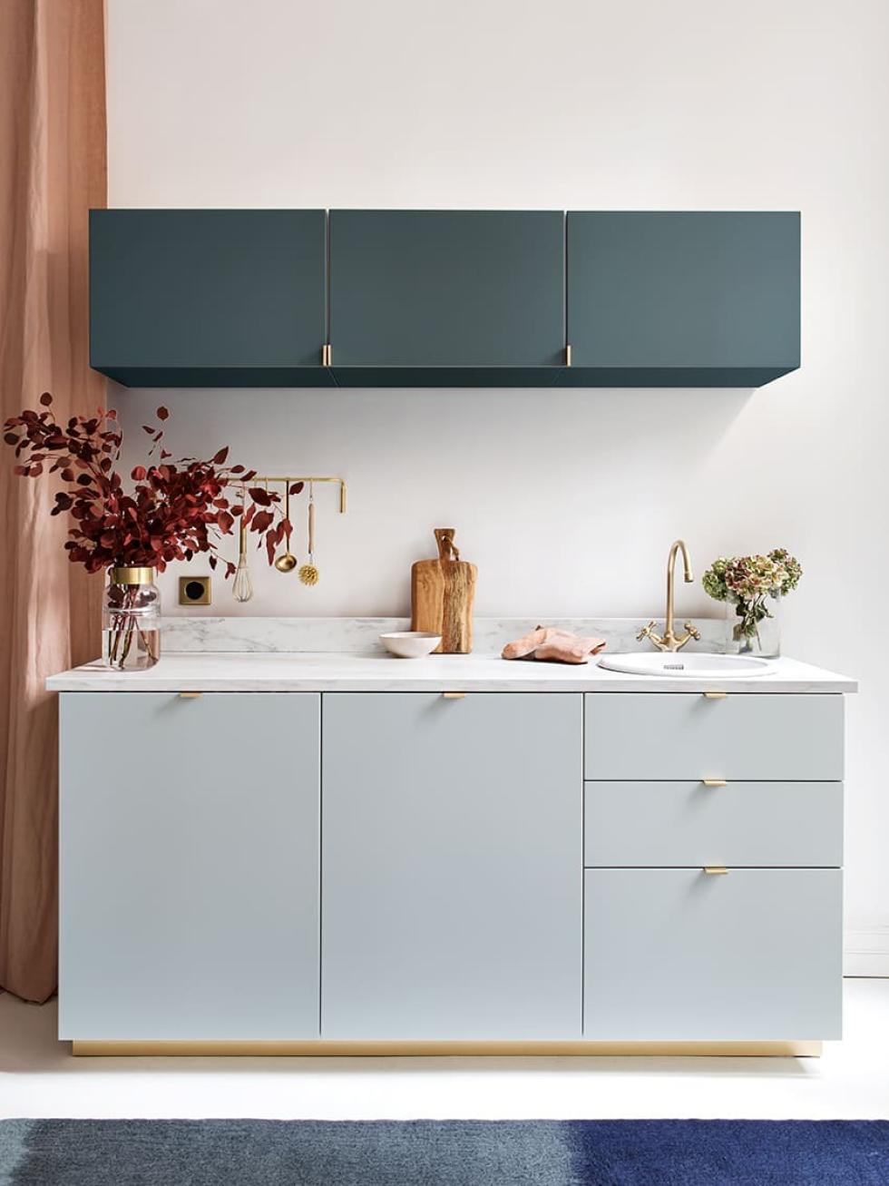 Kitchen in Blue 05 - Bleu paon & Green 01 - Amandier grisé