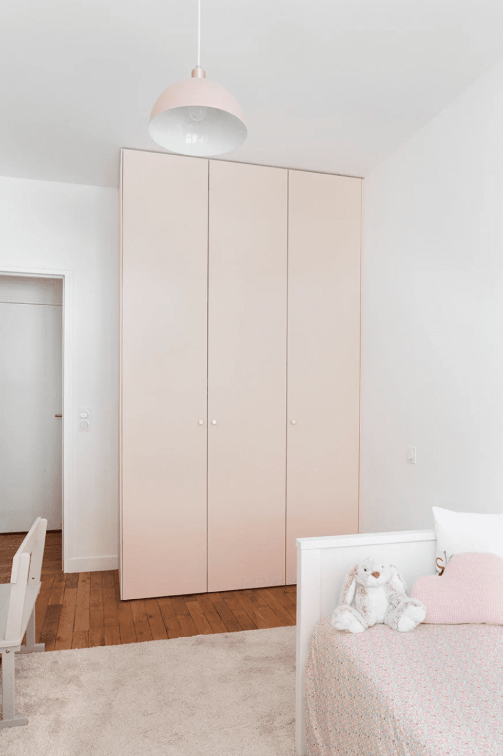 Kid's wardrobe in Beige 01 - Beige rosé