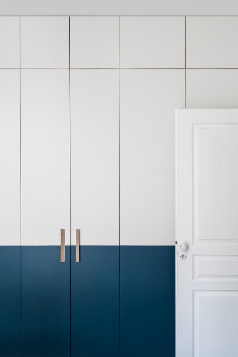 Two-tone wardrobe in white & Blue 02 - Bleu nuit