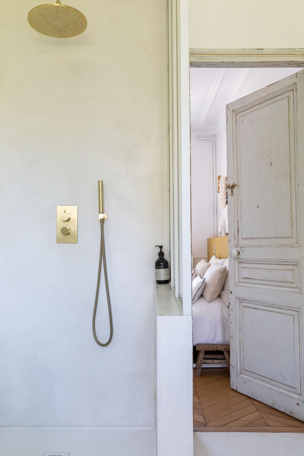 Polished concrete bathroom