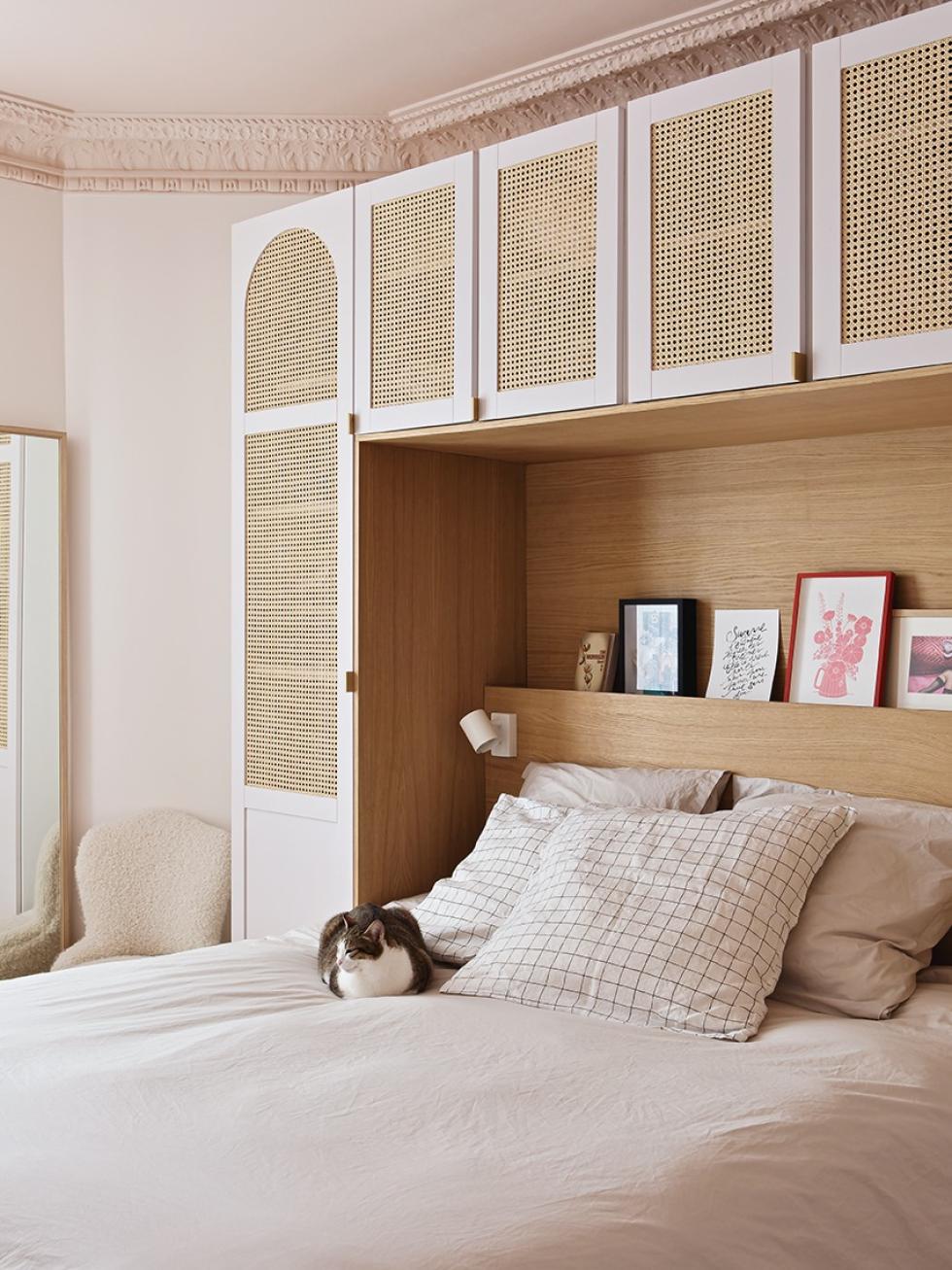 Kleiderschrank mit Kopfteil in Beige 01 - Beige rose