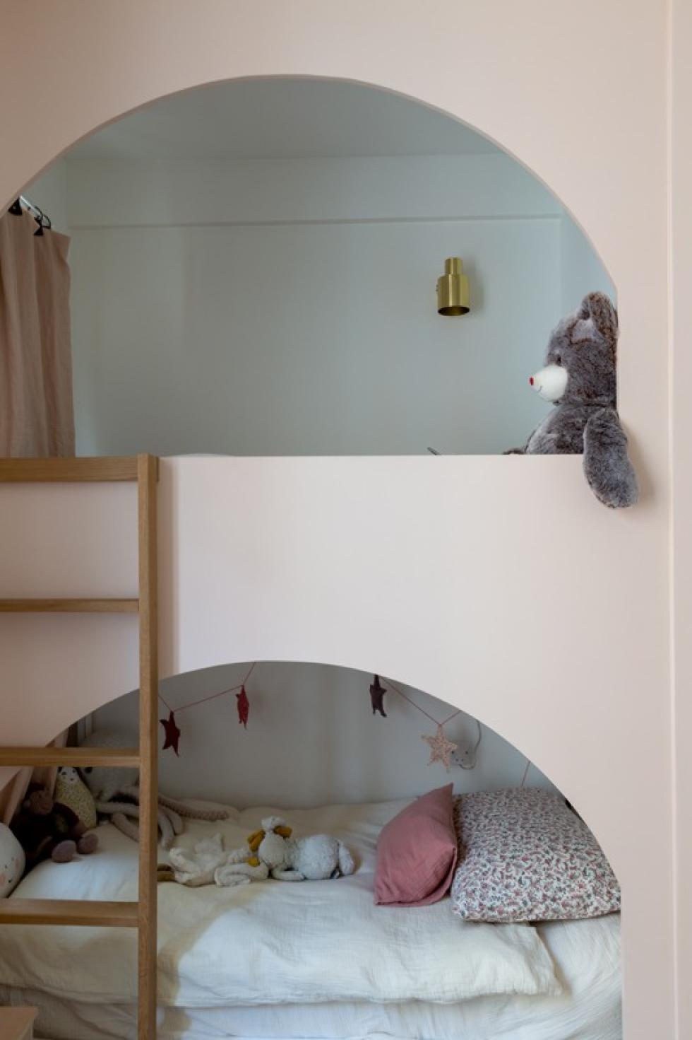 Hochbett in rosa