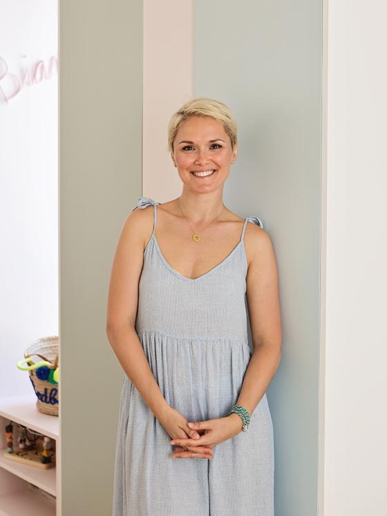 Die Bibliothek von Lucie Socrate - ⓒ Hervé Goluza für Plum Living