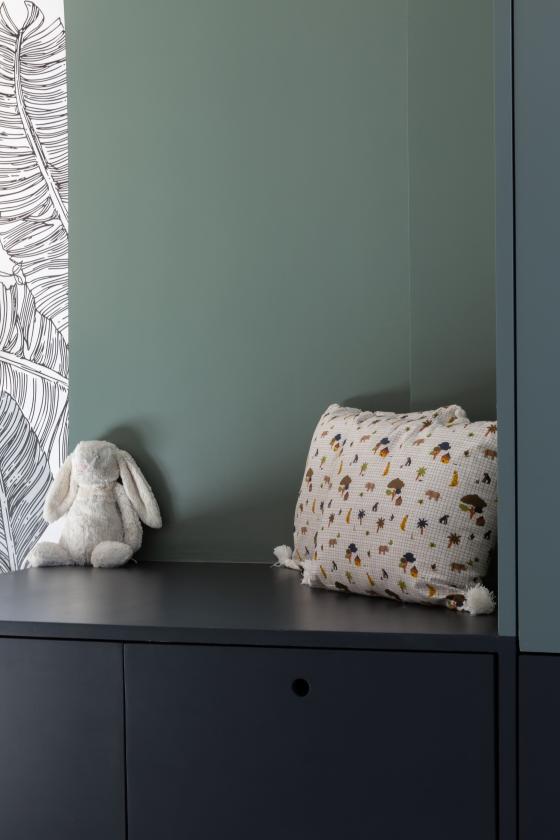 Kid's wardrobe in green & black