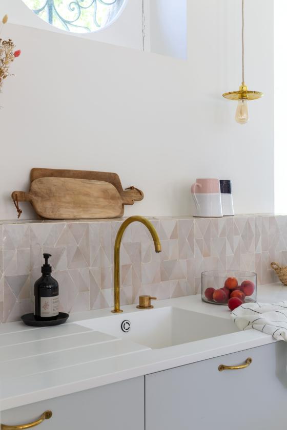 Light grey kitchen