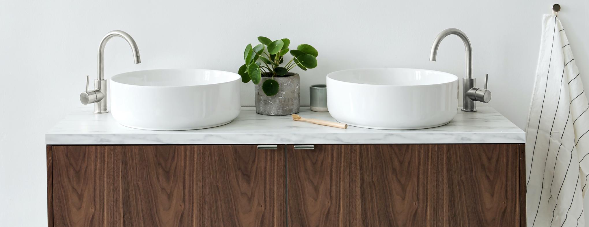 Bathroom in natural walnut