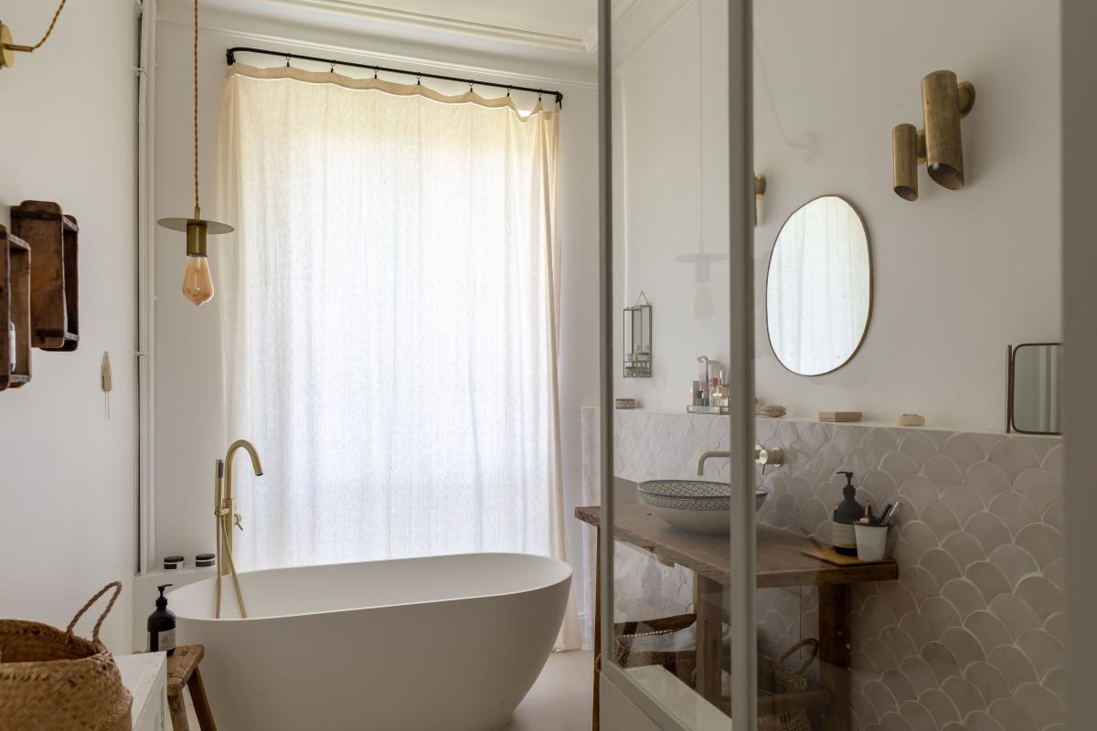 Polished concrete bathroom