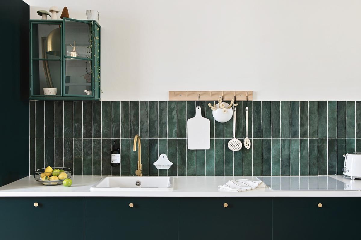 Kitchen in Green 02 - Sombre forest