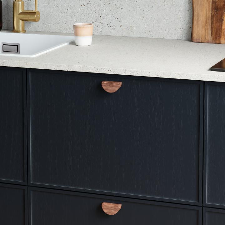 Handle | Aura