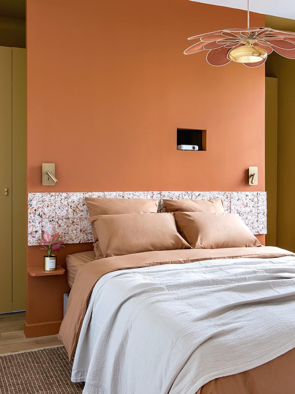 Retro-Hauptschlafzimmer in Terrakottatönen